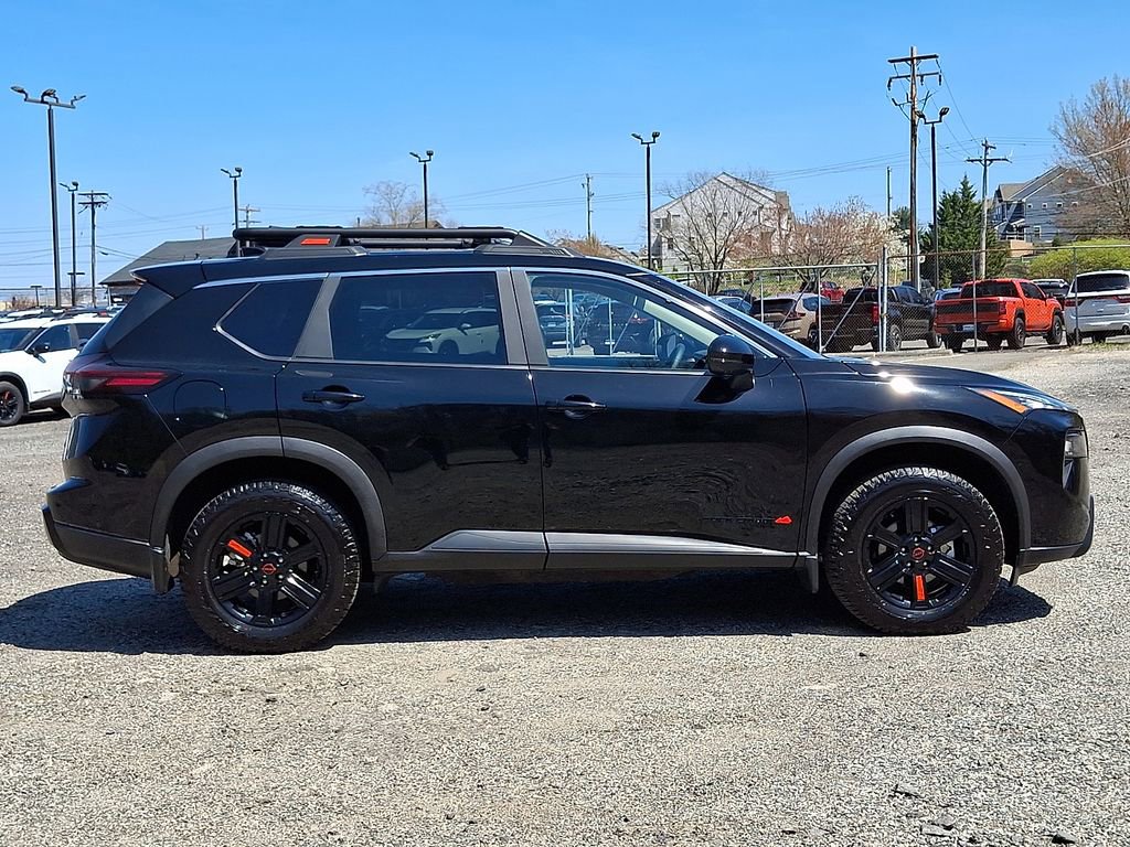 Used 2025 Nissan Rogue SV w/ Rock Creek Premium Package image 7