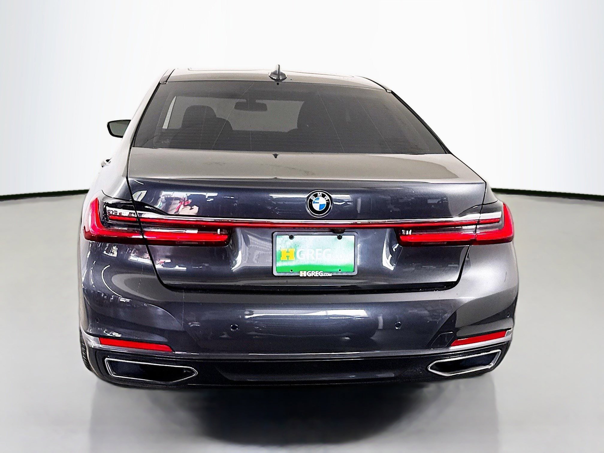 Used 2022 BMW 740i image 8