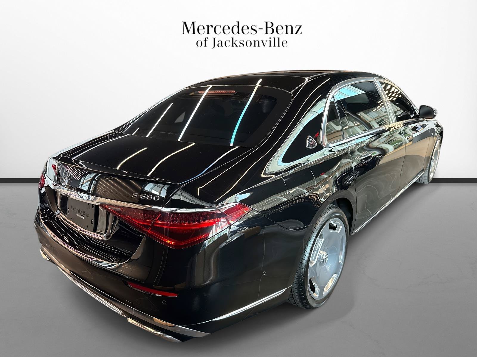 Certified 2024 Mercedes-Benz Maybach S 680 4MATIC image 3