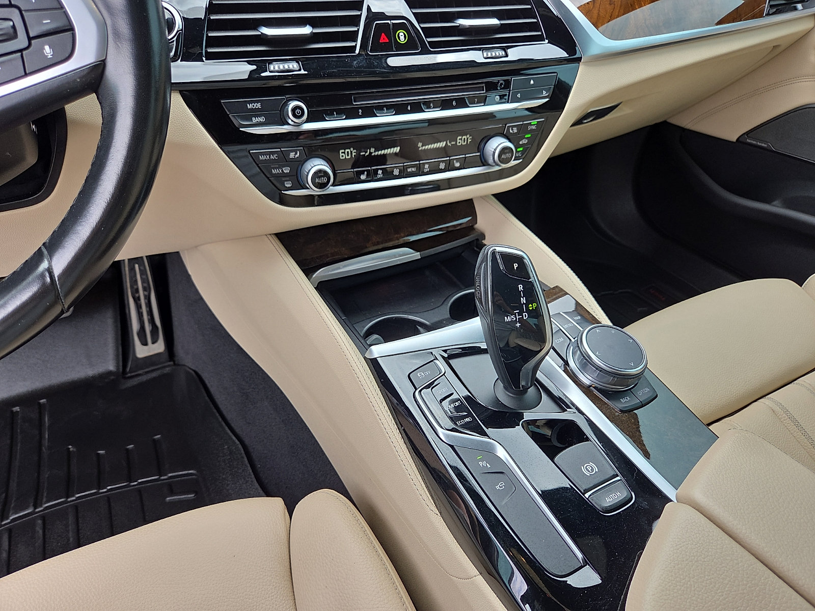 Used 2018 BMW 540i w/ M Sport Package RWD image 25