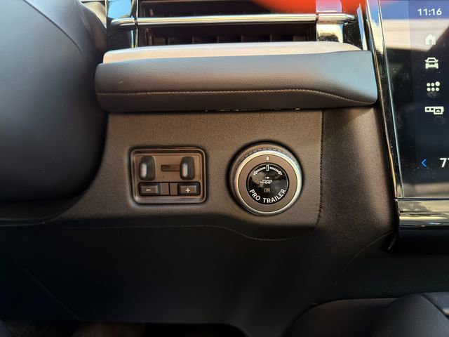 Used 2025 Lincoln Navigator Reserve w/ Jet Appearance Package image 41