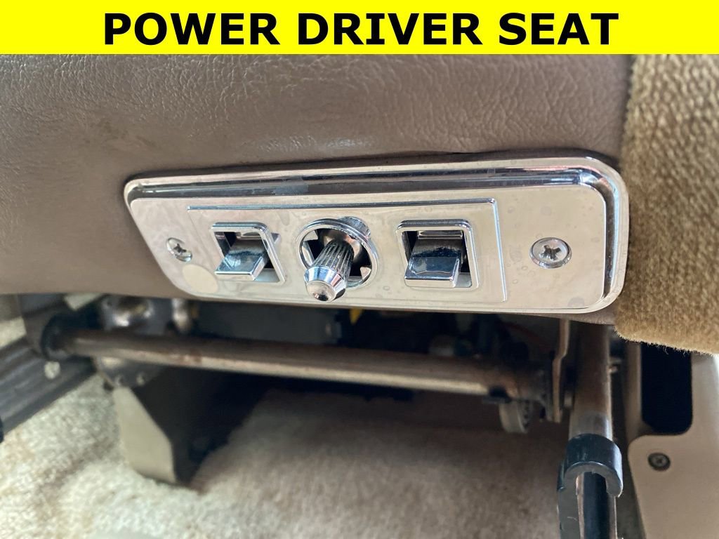 Used 1994 Chevrolet Suburban 2500 image 9