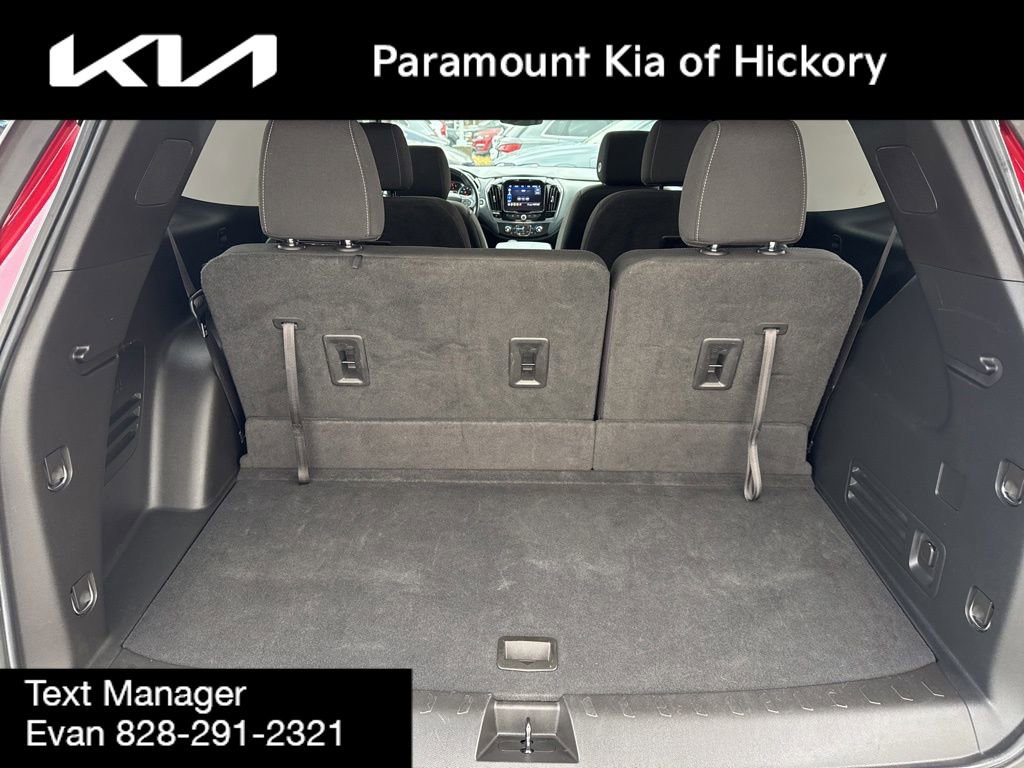 Used 2021 Chevrolet Traverse LT image 11