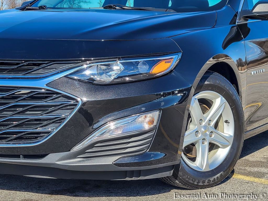Used 2023 Chevrolet Malibu LS image 3