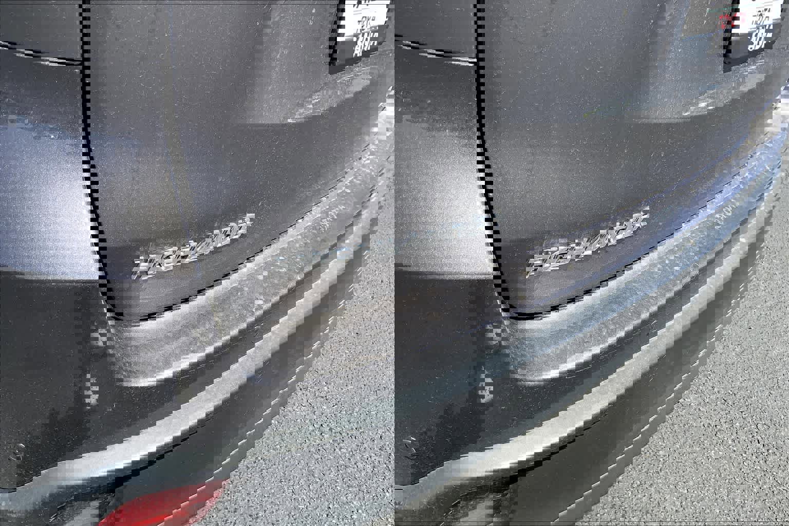 Used 2015 Toyota Highlander Limited w/ Driver Technology Package image 31