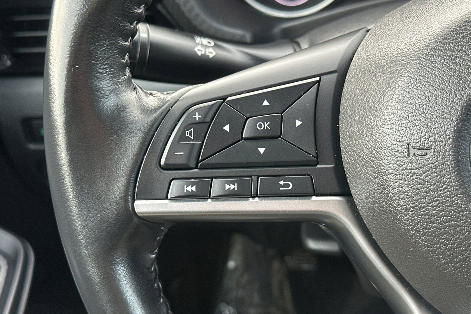 Used 2022 Nissan Sentra SV w/ Electronics Package image 25