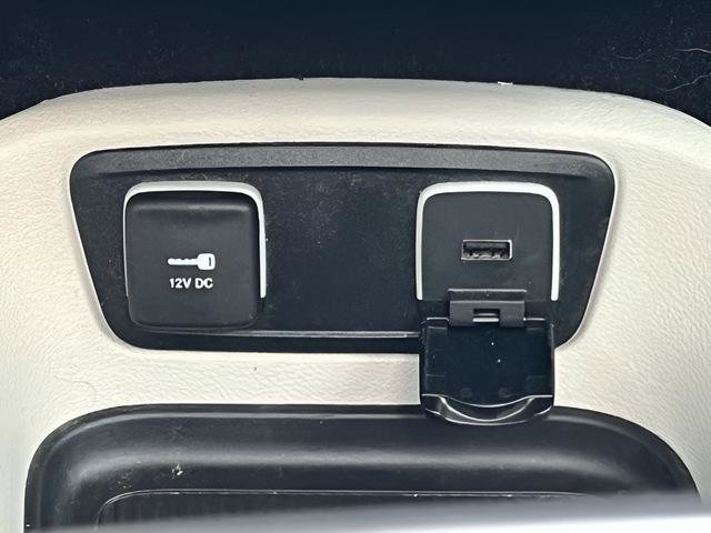 Used 2019 Chrysler Pacifica Limited FWD image 31