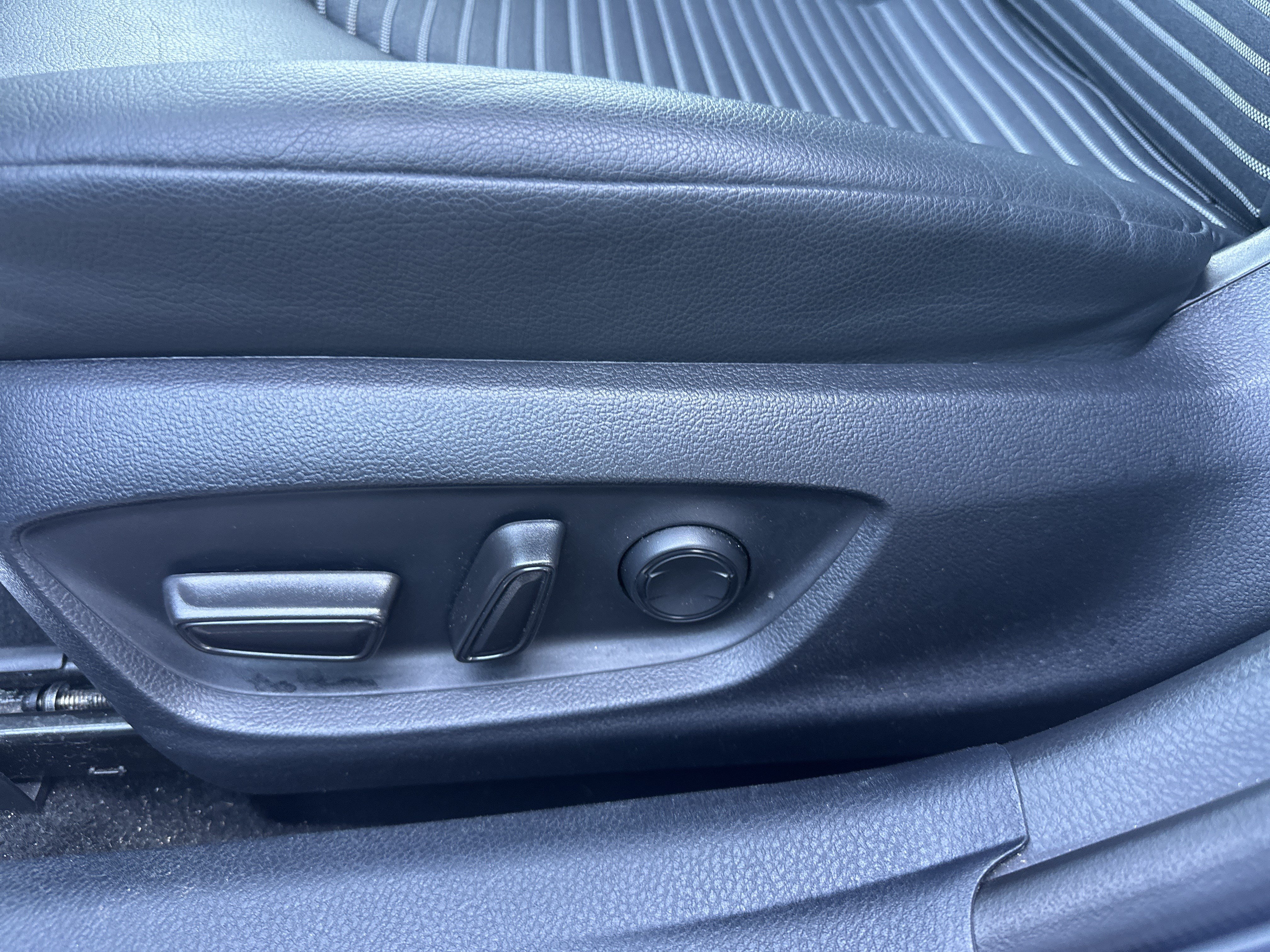 Used 2024 Toyota Camry SE FWD image 12