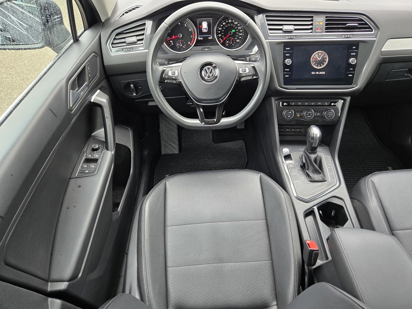 Used 2020 Volkswagen Tiguan SE w/ Panoramic Sunroof Package image 11