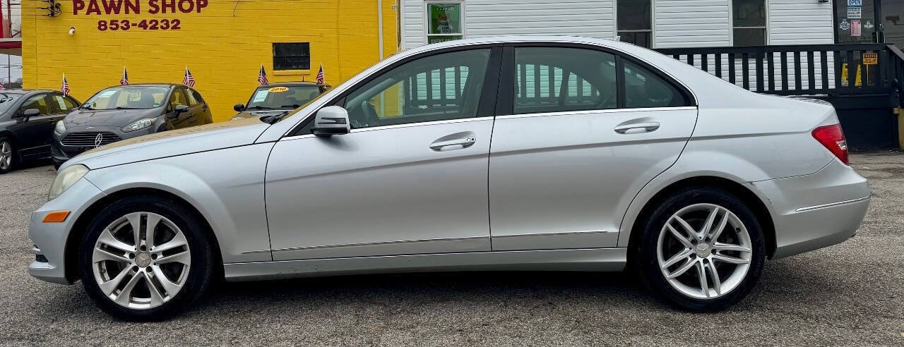 Used 2013 Mercedes-Benz C 300 4MATIC Sedan image 2