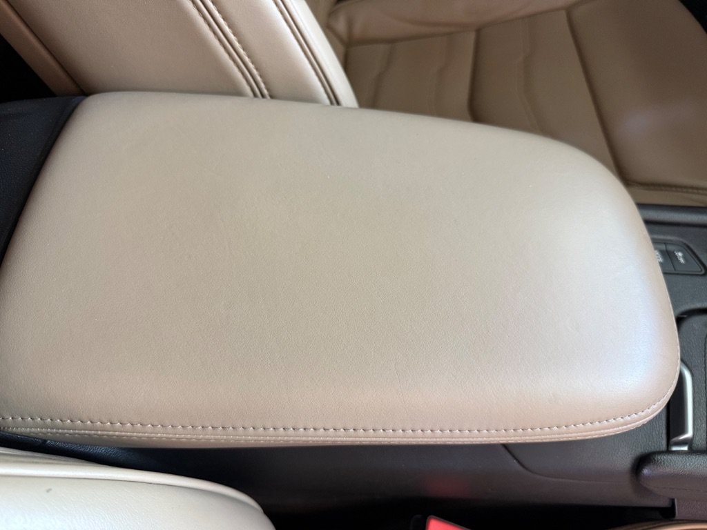 Used 2018 Cadillac XT5 Platinum w/ Driver Assist Package AWD/4WD image 26