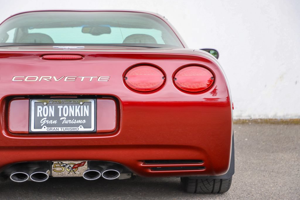 Used 2003 Chevrolet Corvette Coupe w/ Preferred Equipment Group RWD image 46