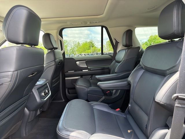 Used 2025 Ford Expedition Platinum AWD/4WD image 23