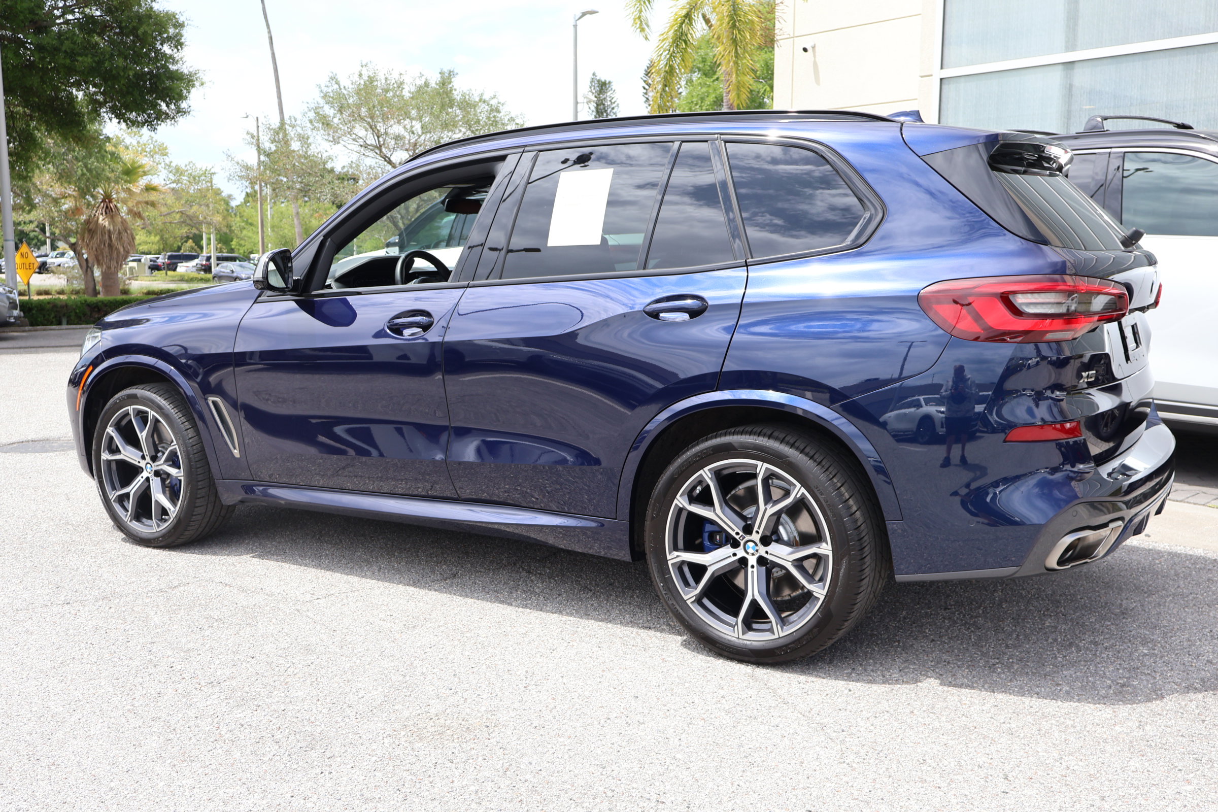 Used 2023 BMW X5 M50i w/ Executive Package AWD/4WD image 7