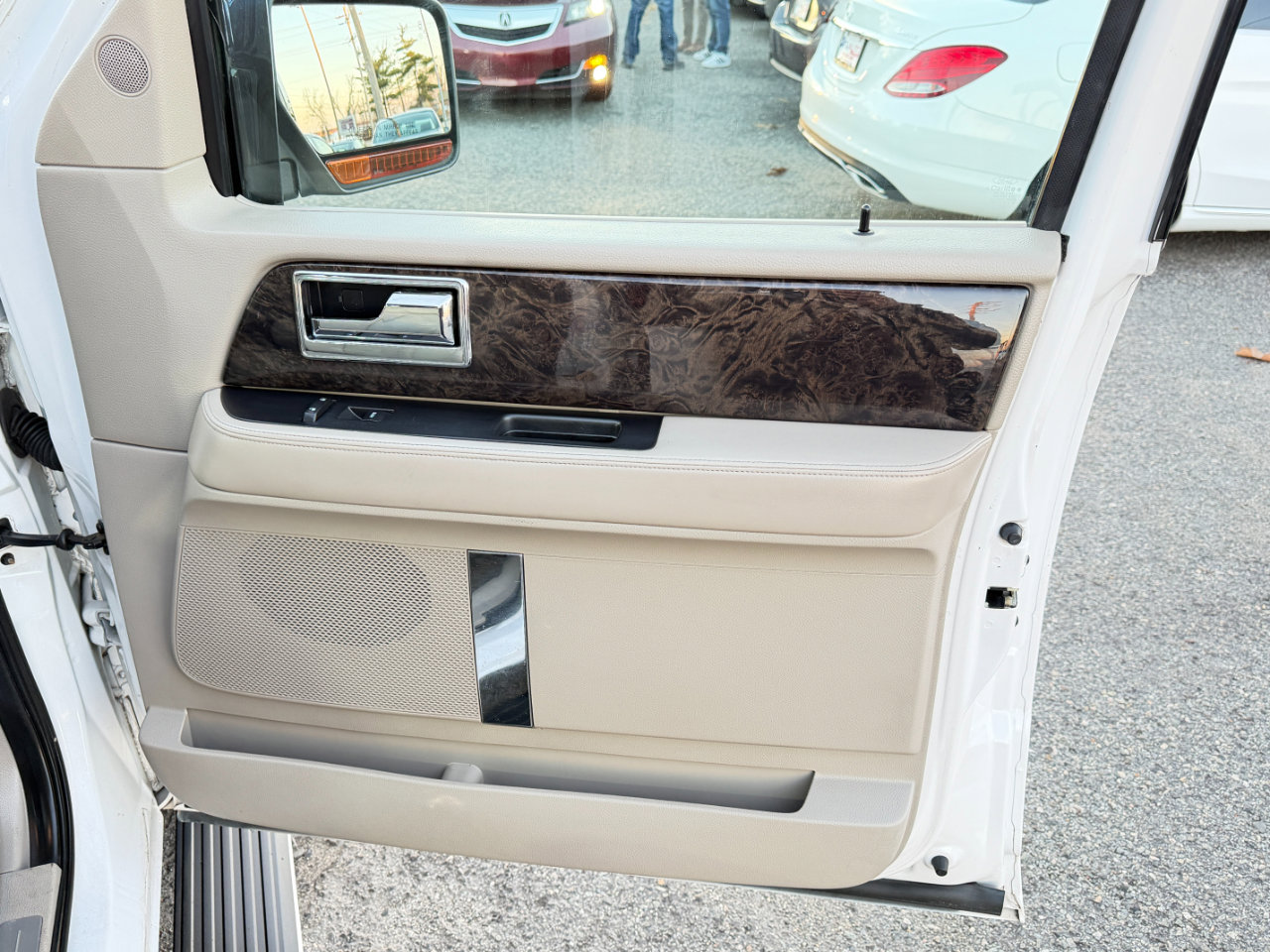 Used 2015 Lincoln Navigator L 4WD image 54