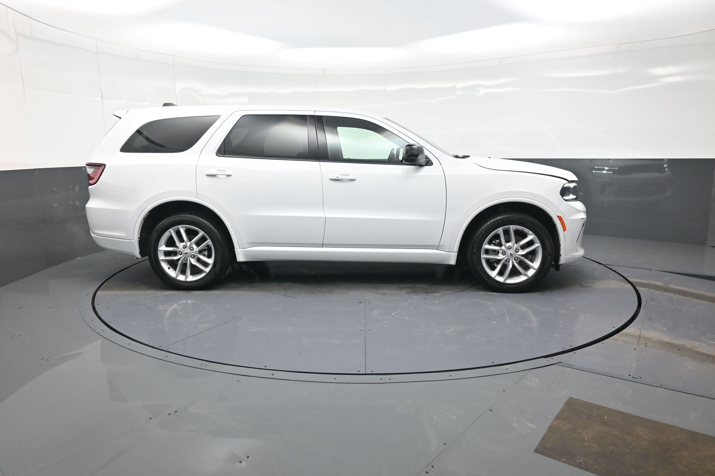 Used 2025 Dodge Durango GT image 2