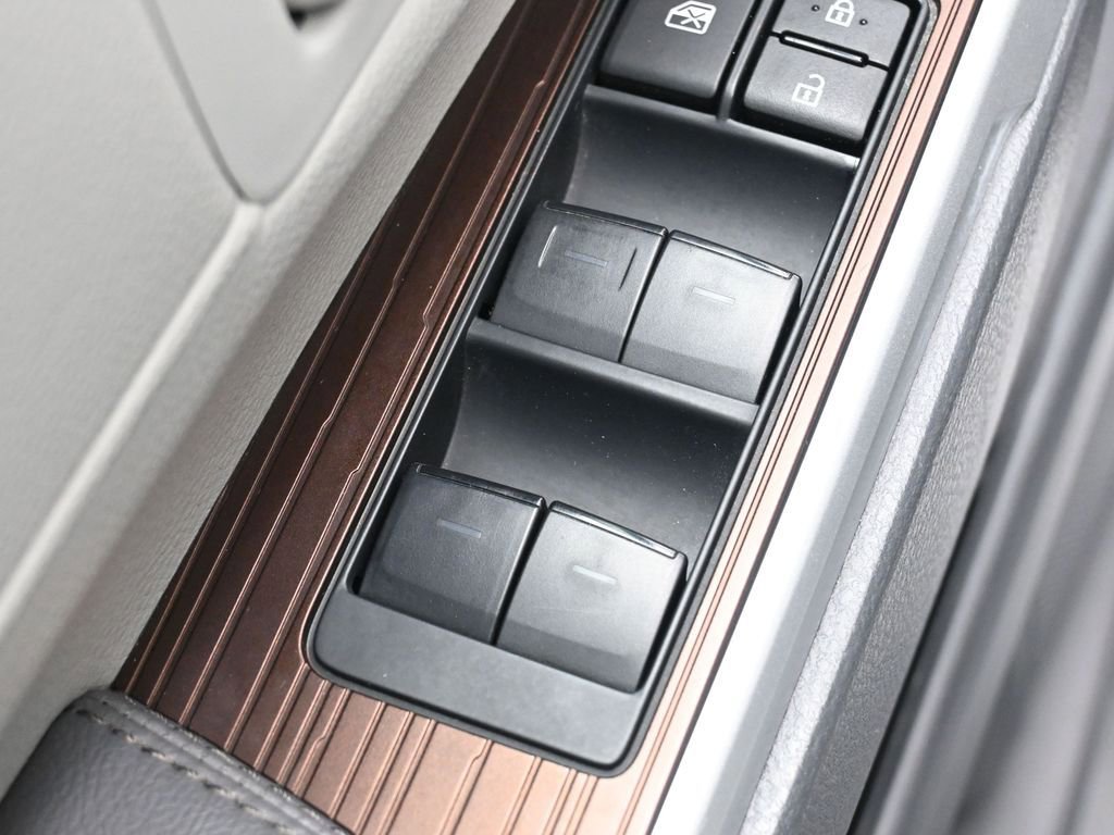 Certified 2024 Toyota Sienna LE image 15