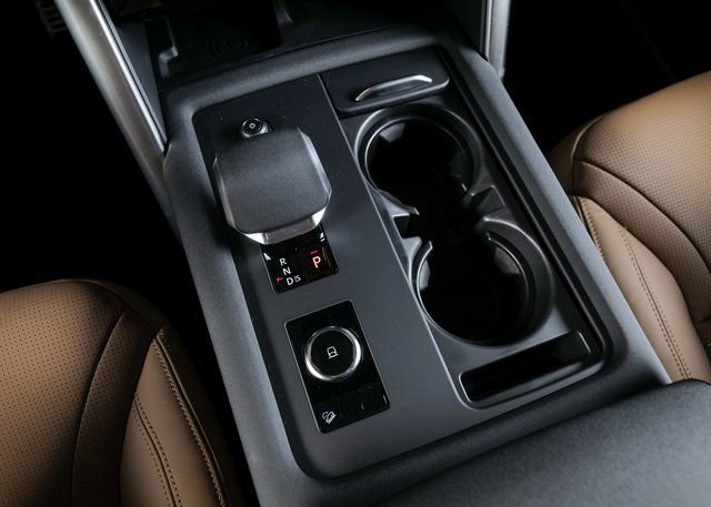 New 2026 Land Rover Discovery Limited Edition image 15