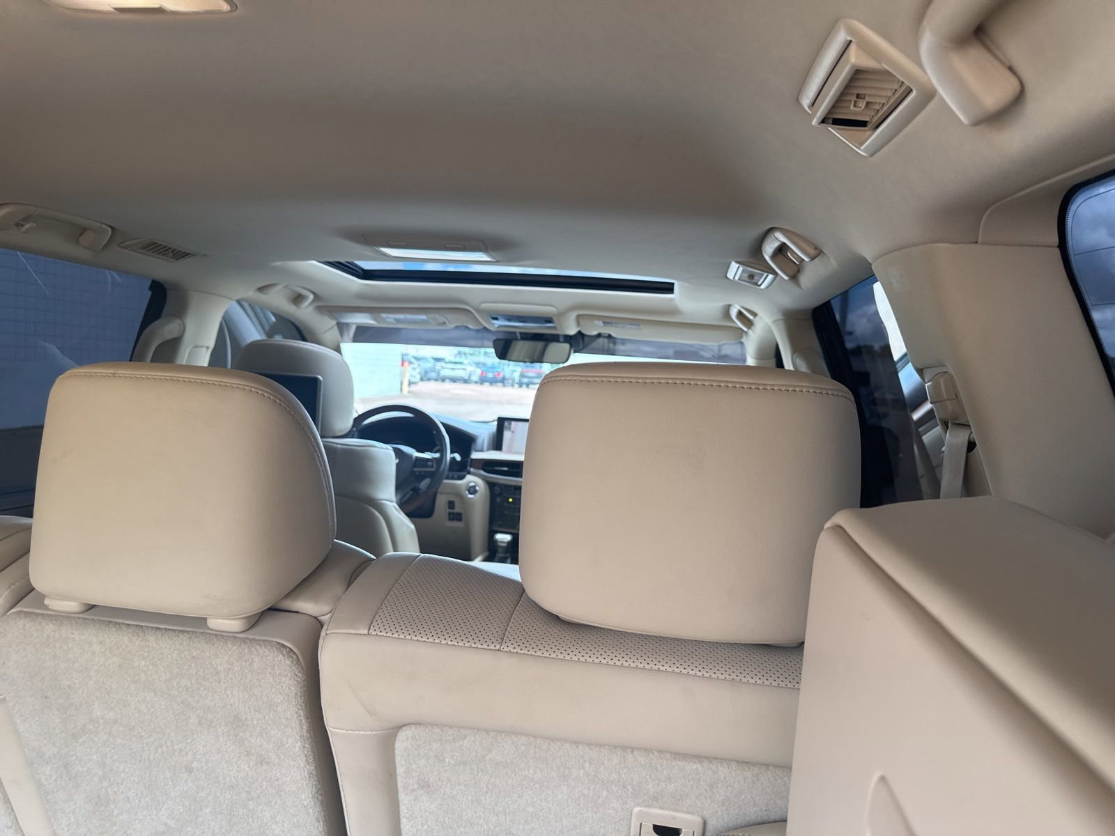 Used 2017 Lexus LX 570 4WD image 27