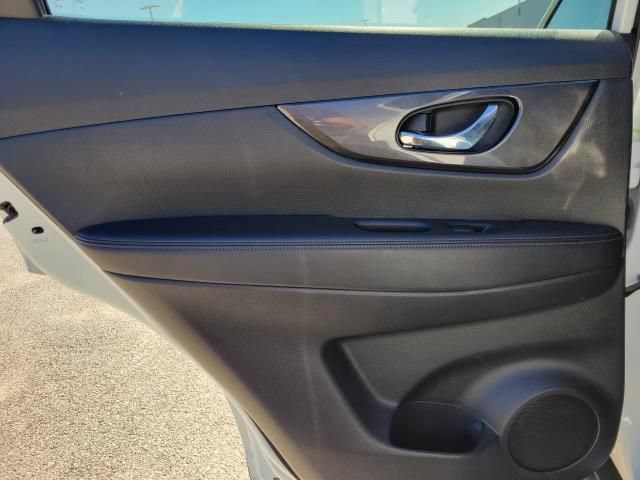 Used 2020 Nissan Rogue S FWD image 9