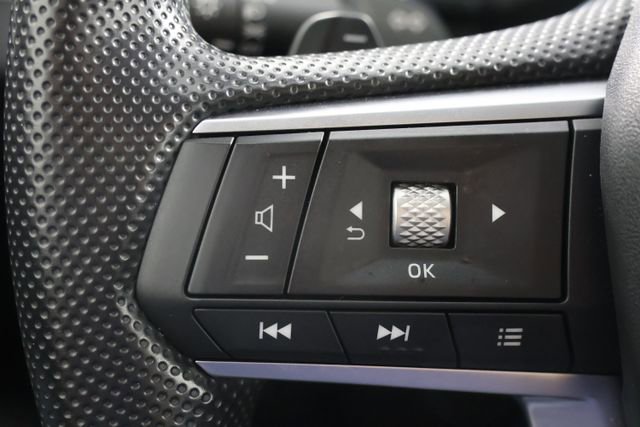 Used 2025 Mitsubishi Outlander ES image 11