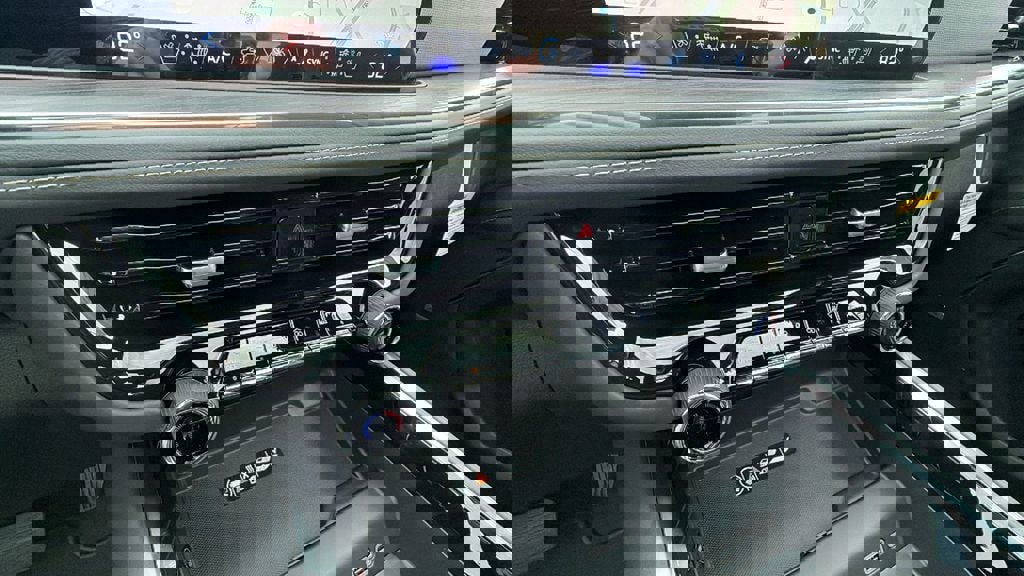 New 2026 Chevrolet Suburban Premier w/ Sun And Tow Package image 27