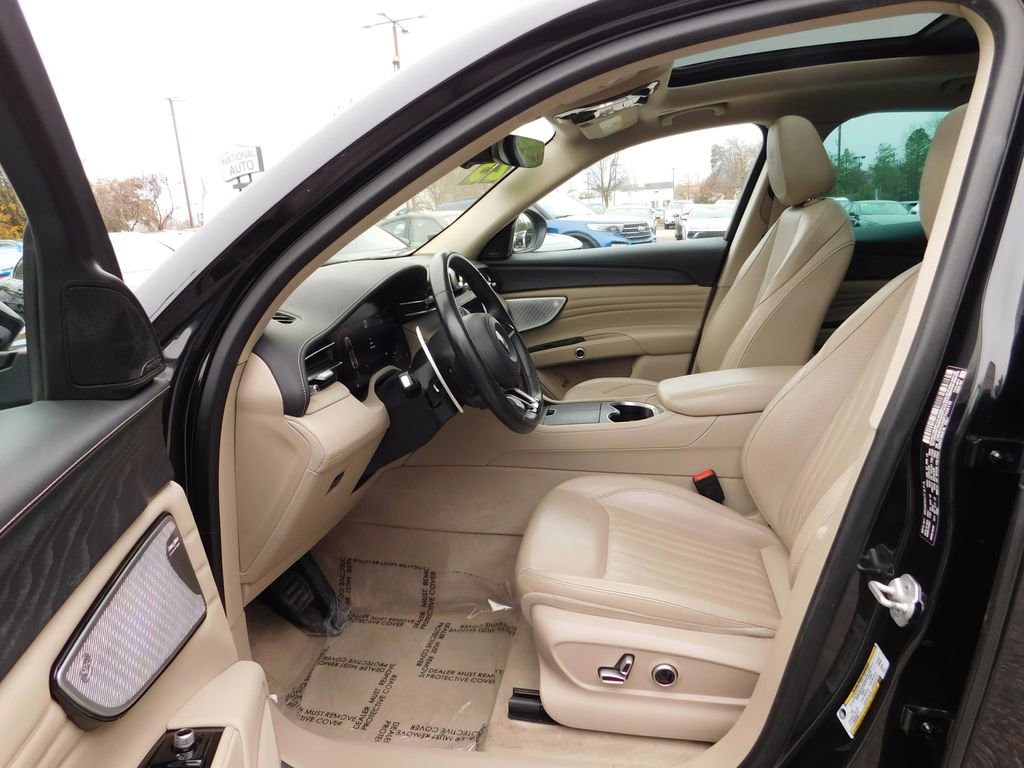 Used 2023 Maserati Grecale GT image 16