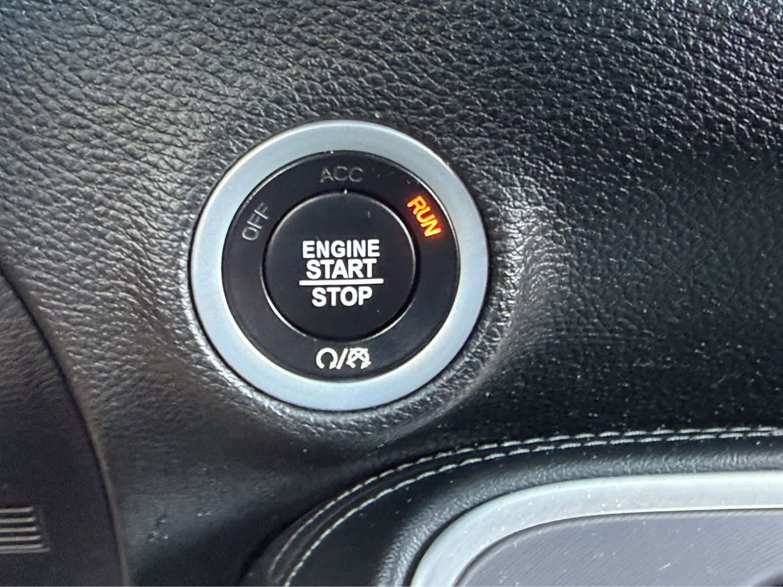 Used 2022 Dodge Challenger SXT RWD image 20