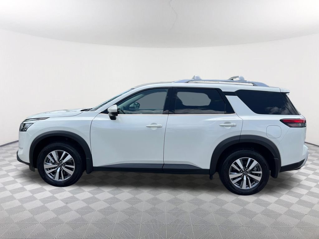 Used 2024 Nissan Pathfinder SL FWD image 8