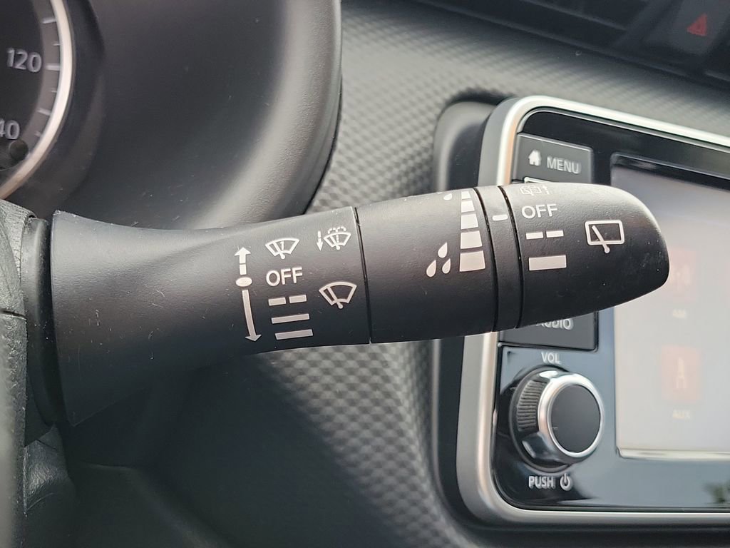 Certified 2021 Nissan Kicks S image 34