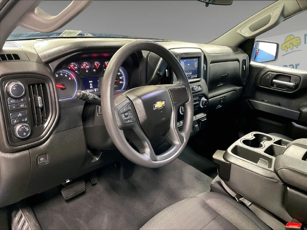 Used 2023 Chevrolet Silverado 1500 Custom w/ 2.7L Blackout Package AWD/4WD image 8