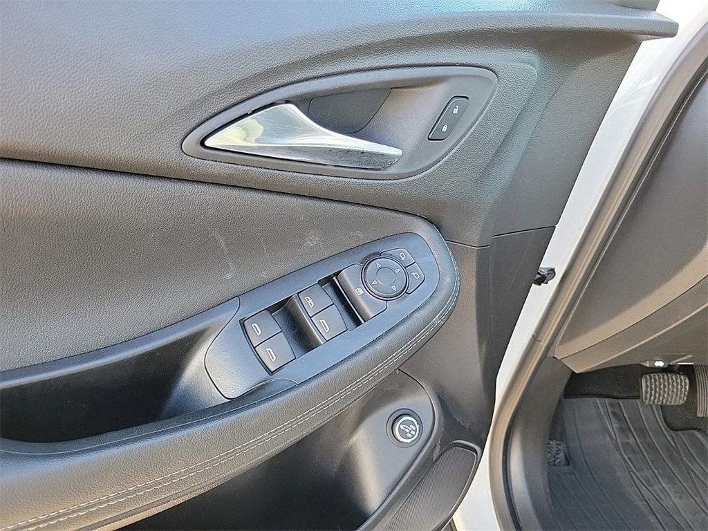 Used 2023 Buick Encore GX Select image 19