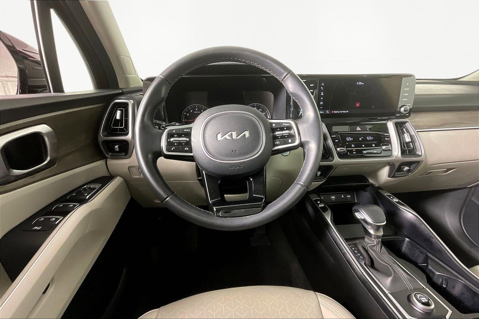 Certified 2023 Kia Sorento EX w/ Panoramic Sunroof Package image 8