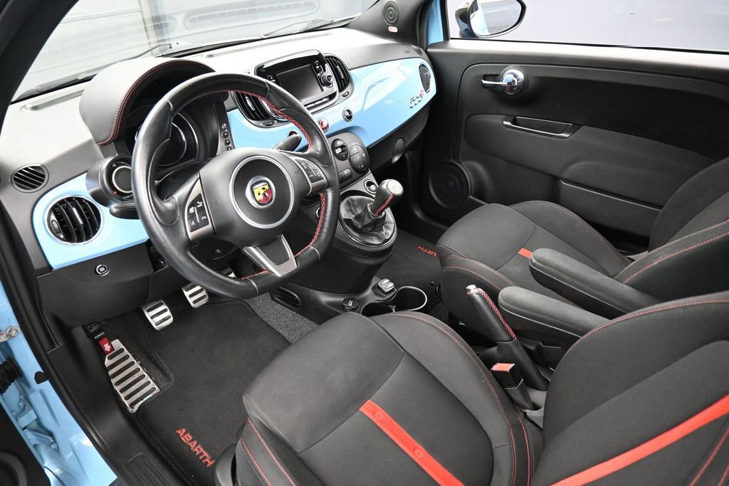 Used 2017 FIAT 500 Abarth w/ Popular Equipment Package FWD image 4