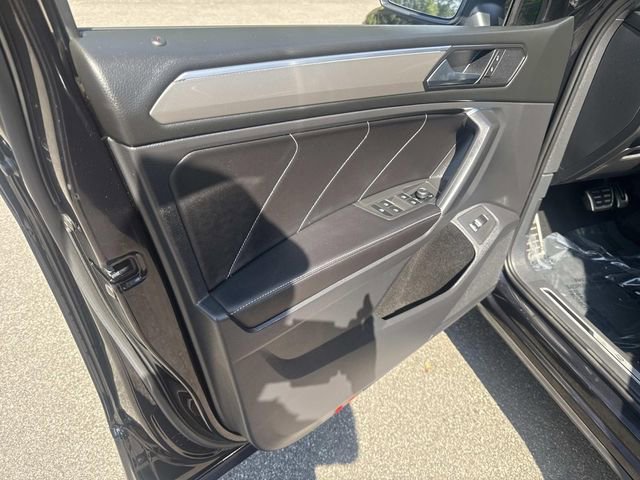 Used 2022 Volkswagen Tiguan SE R-Line image 19