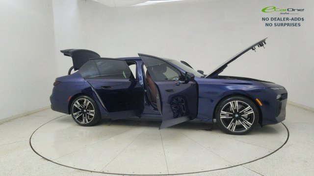 Used 2023 BMW 760i xDrive AWD/4WD image 72