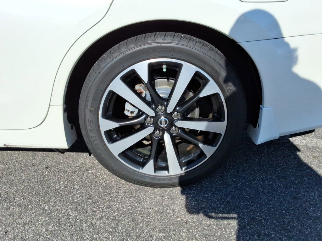 Used 2018 Nissan Altima 2.5 SR FWD image 11