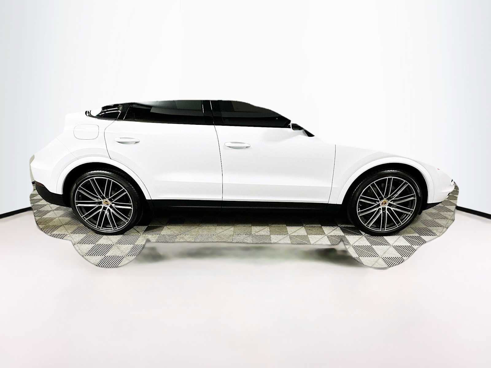 Certified 2023 Porsche Cayenne S Platinum w/ Premium Package Plus image 8