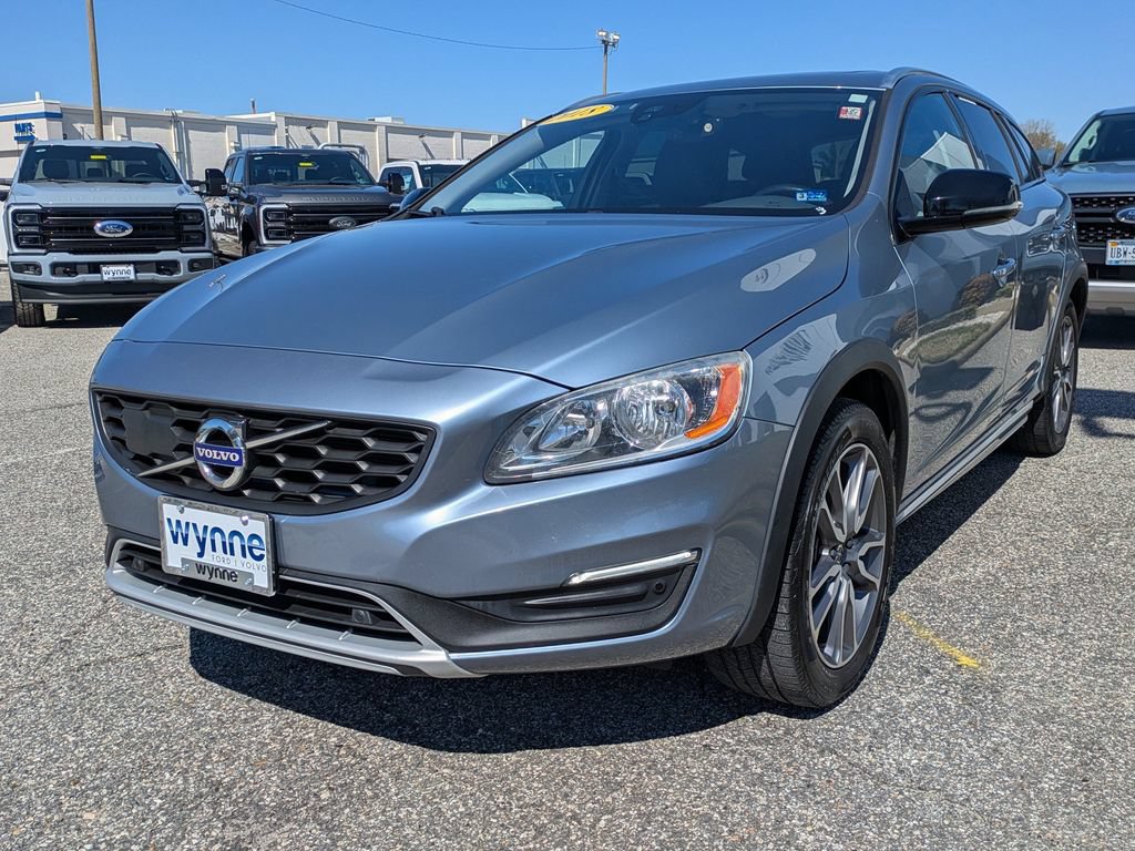 Used 2018 Volvo V60 T5 Cross Country AWD/4WD image 8