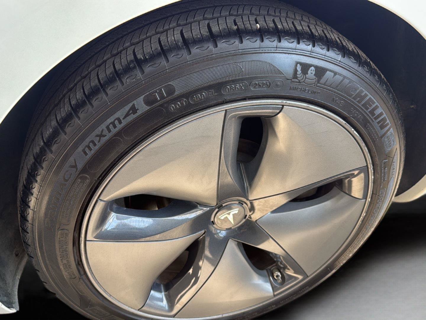 Used 2019 Tesla Model 3 Mid Range RWD image 11