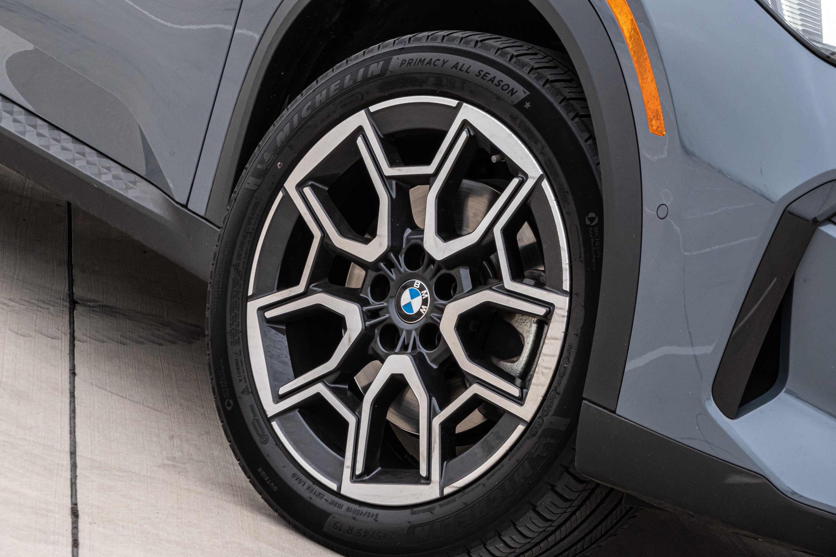 Certified 2025 BMW X2 xDrive28i image 9