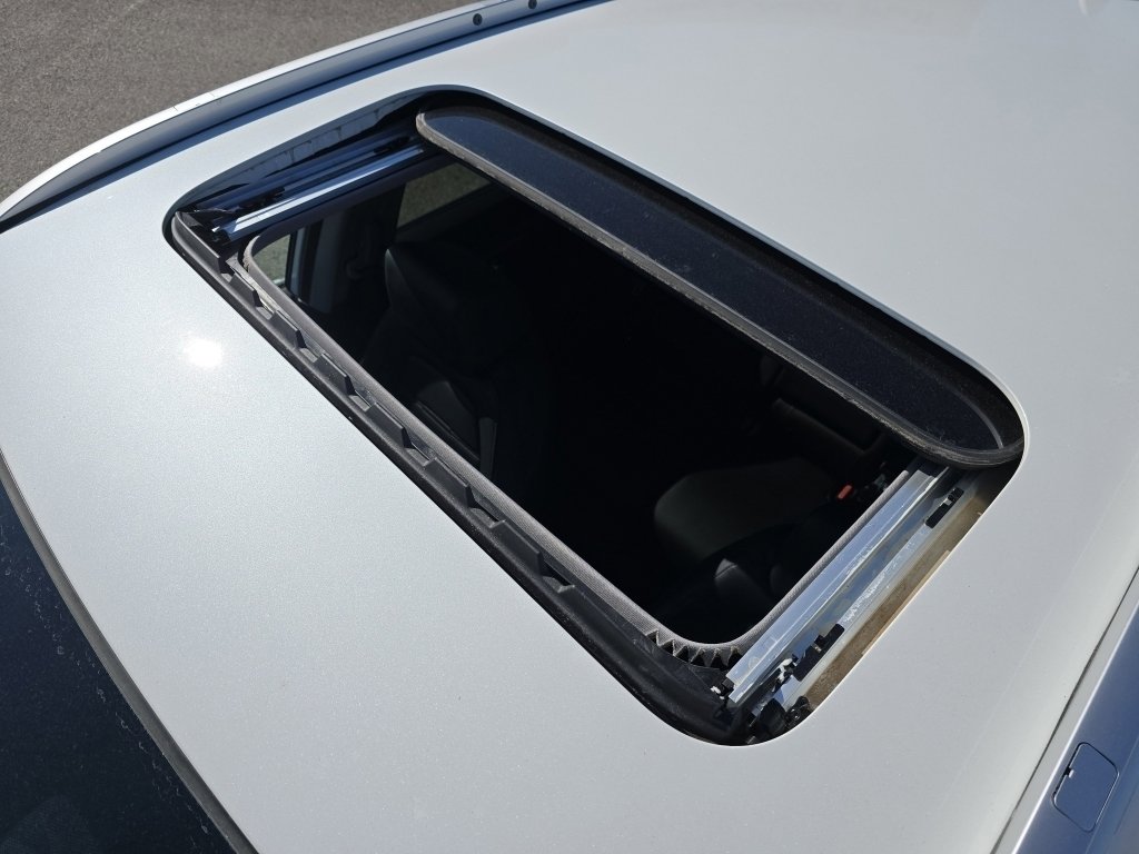 Used 2021 Honda CR-V Touring image 5