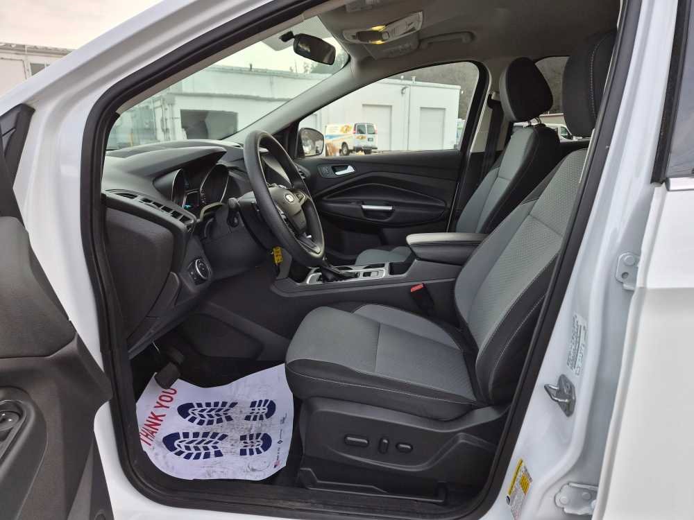 Used 2017 Ford Escape SE w/ Equipment Group 201A image 11