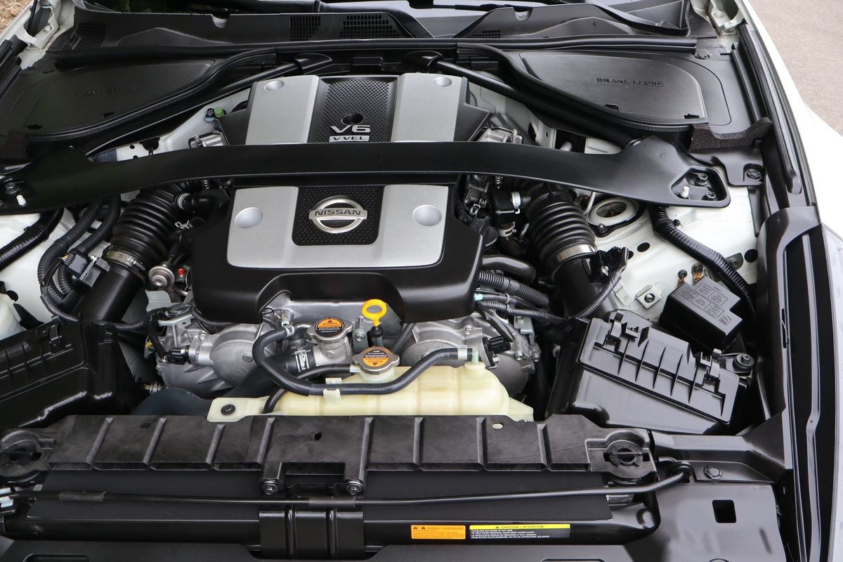 Used 2019 Nissan 370Z Touring RWD image 34