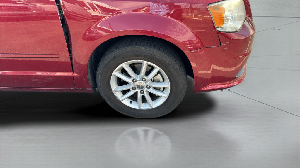 Used 2014 Dodge Grand Caravan SXT FWD image 34
