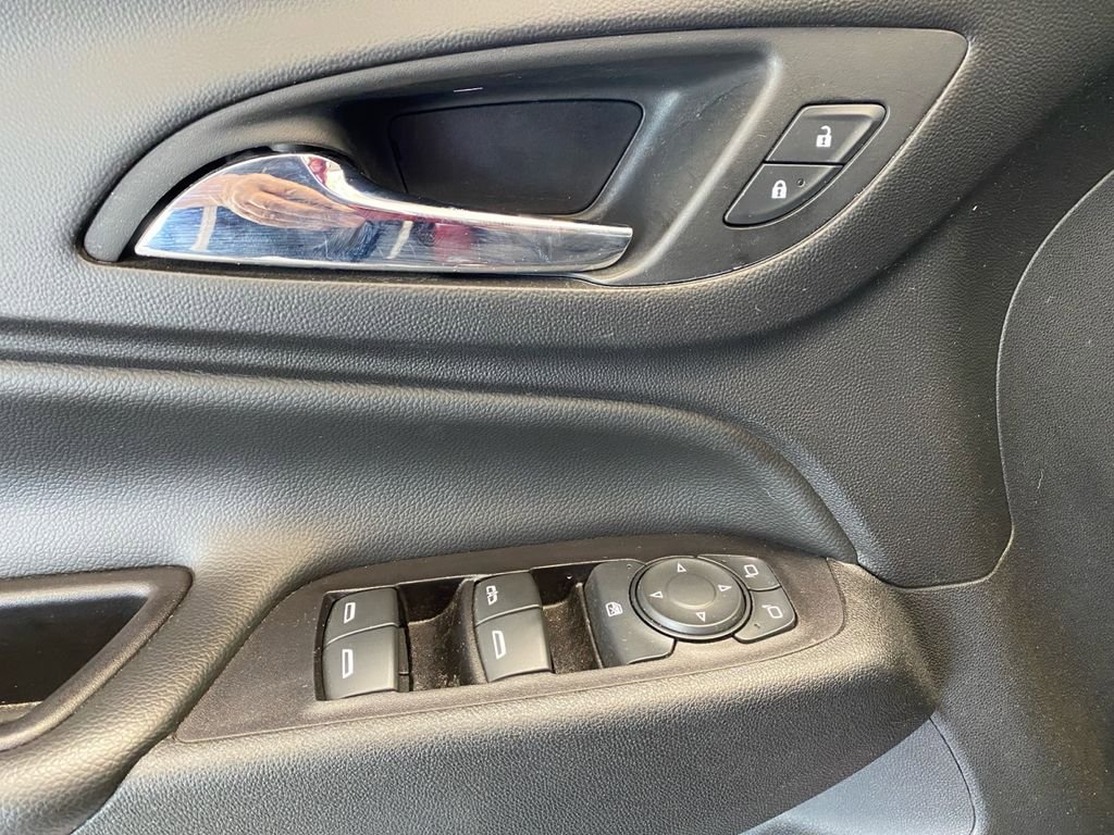 Used 2019 Chevrolet Equinox LT FWD image 12