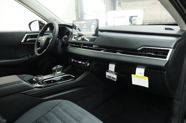 New 2026 Mitsubishi Outlander SE FWD image 16