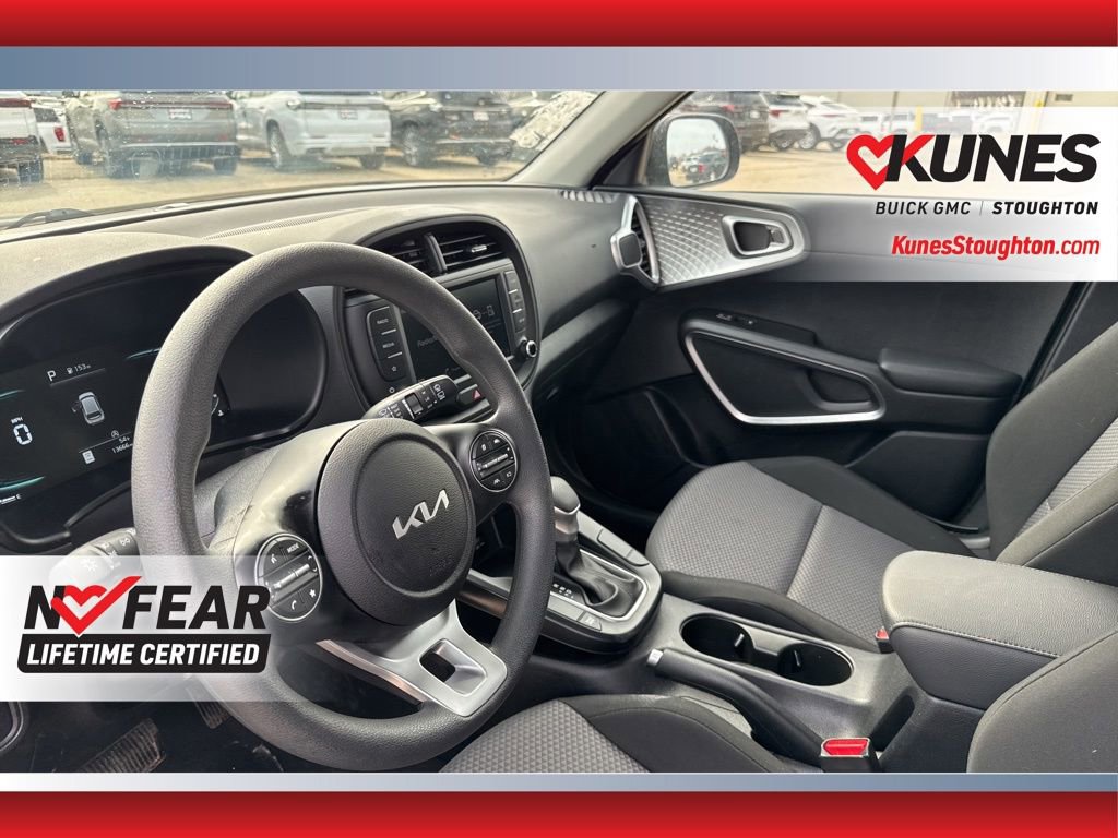 Used 2025 Kia Soul LX FWD image 21