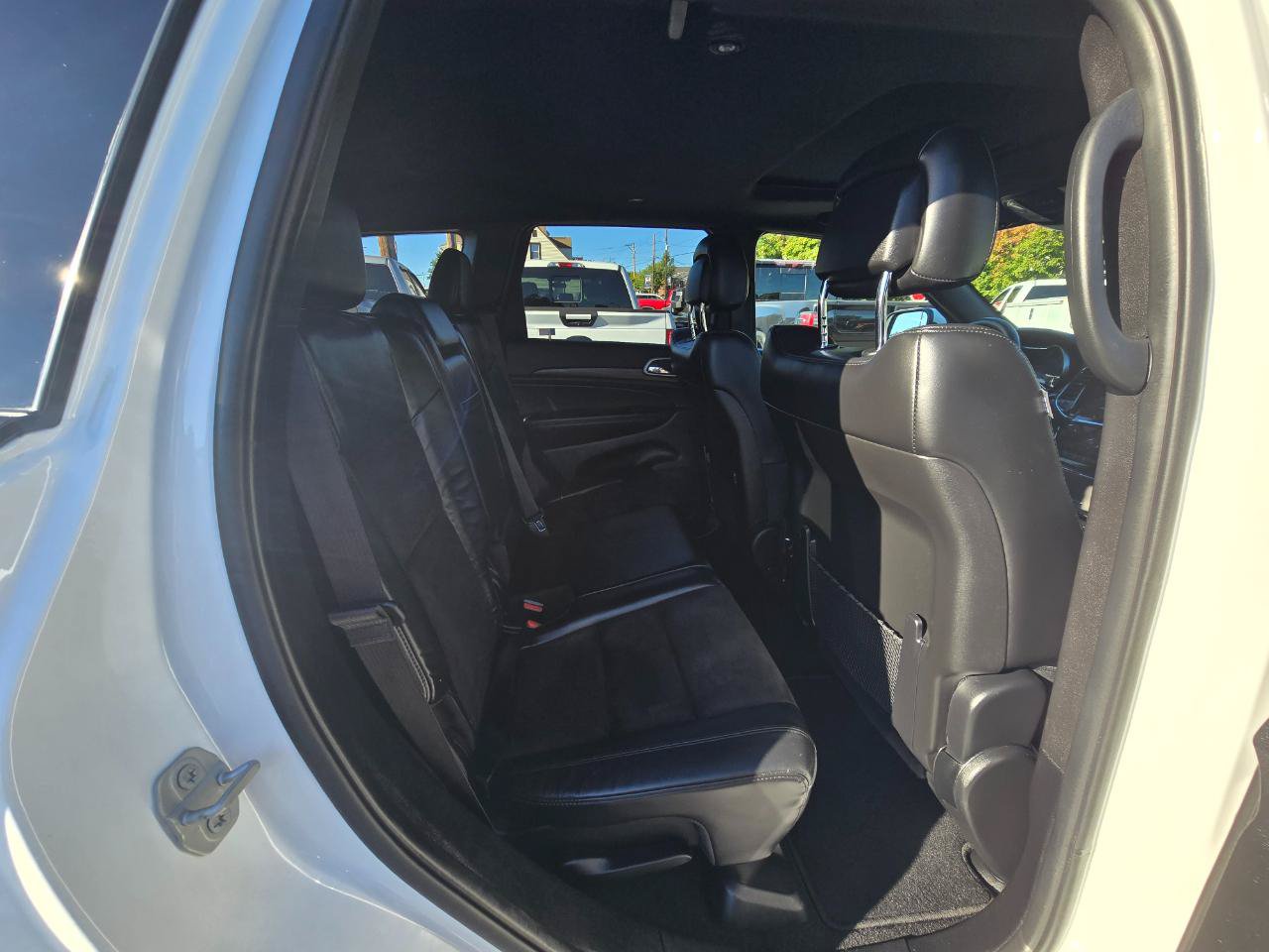 Used 2021 Jeep Grand Cherokee Laredo AWD/4WD image 16