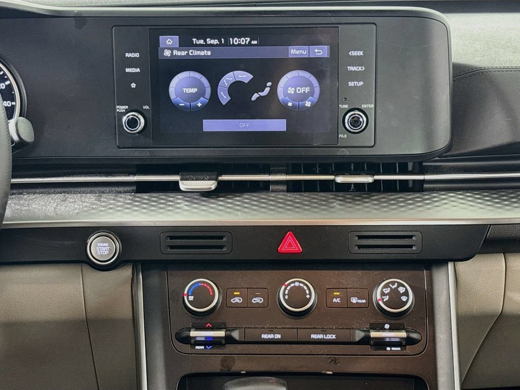 Used 2022 Kia Carnival LX FWD image 15
